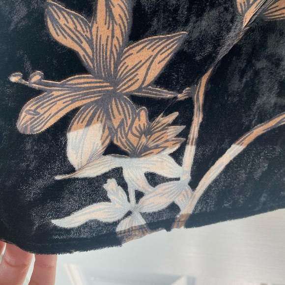 Sage The Label Velvet Burnout Mini Skirt - Picture 4 of 9